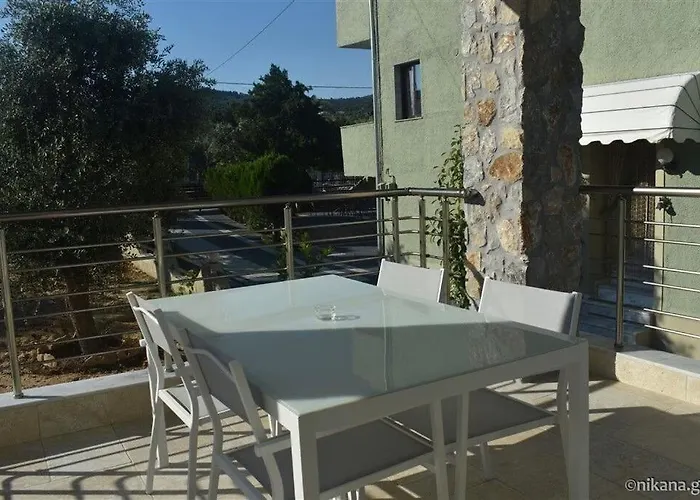 Athina Palace Luxurious Appartments 波托什